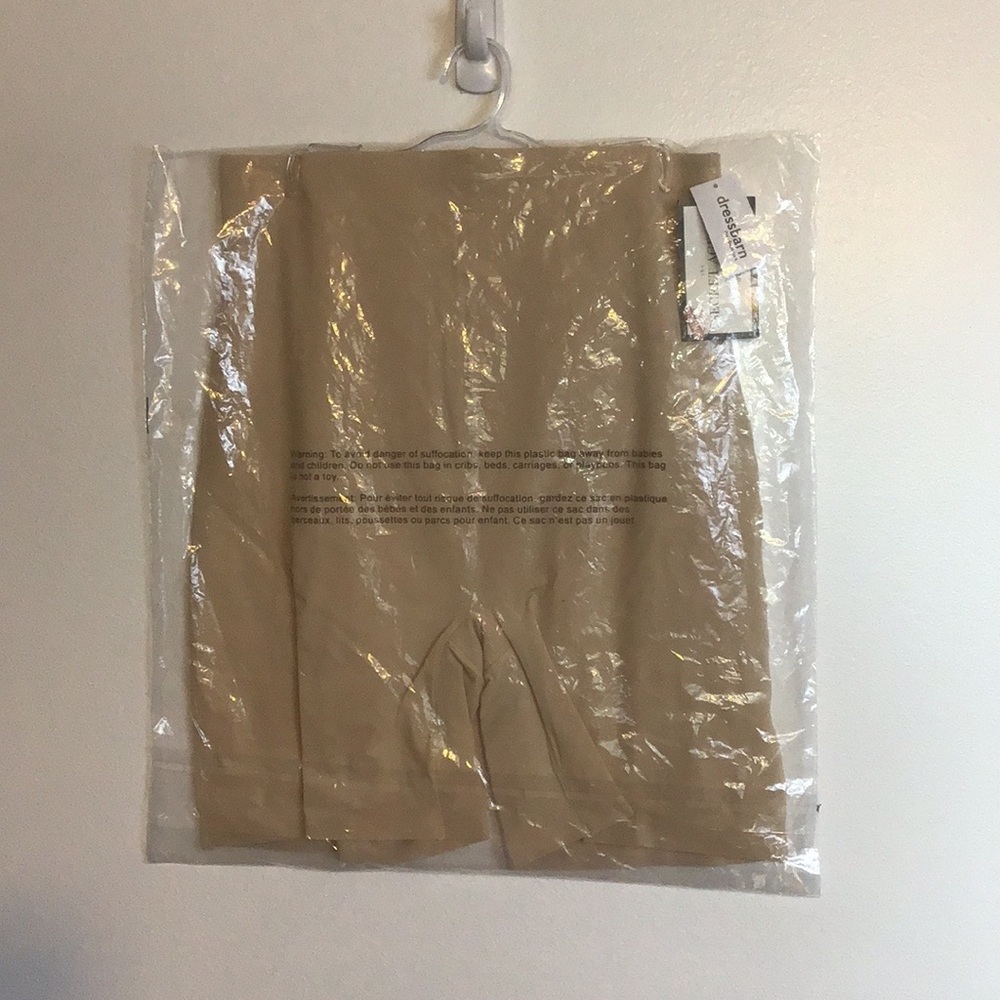 NWT Dressbarn SPANX/ShapeWear/Body Form Nude - Picture 3 of 3
